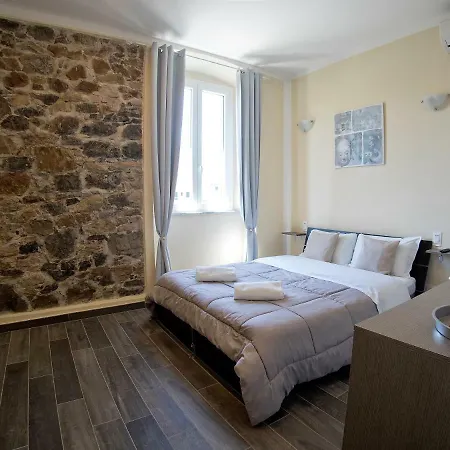 Vicolocorto 3* La Spezia